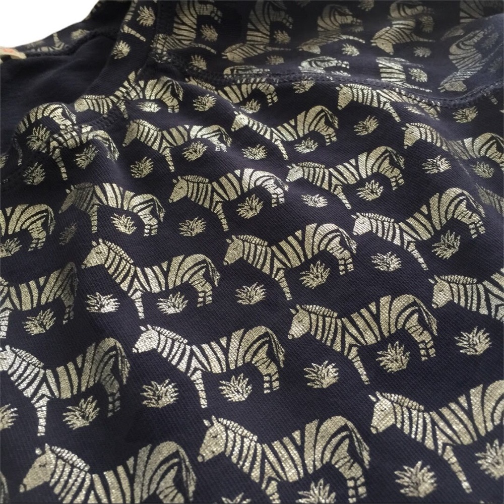 CREWCUTS Cozy Leggings & Top OUTFIT Silver Zebra - Picture 6 of 7